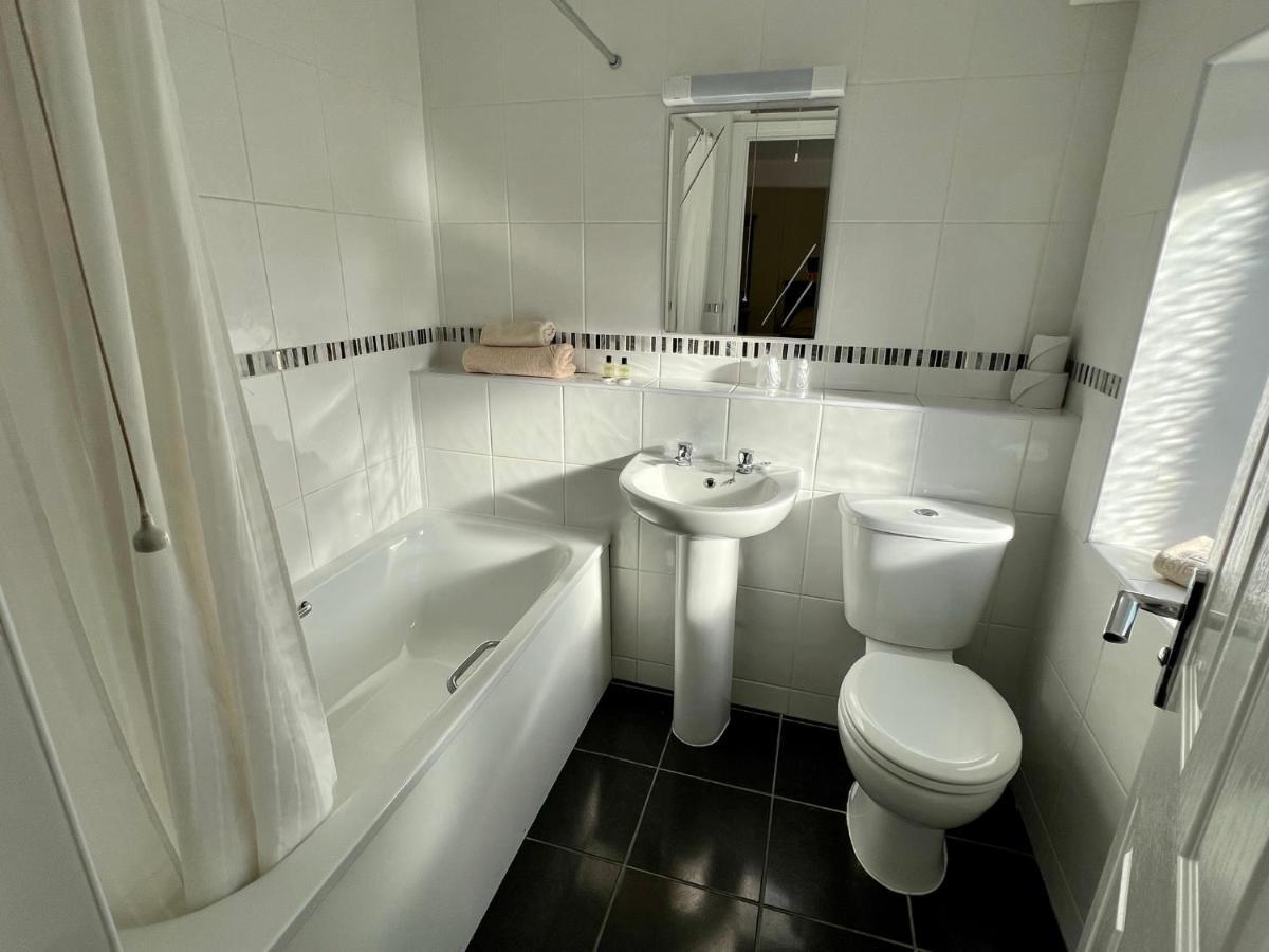 Calverts Hotel - Newport, Isle Of Wight מראה חיצוני תמונה
