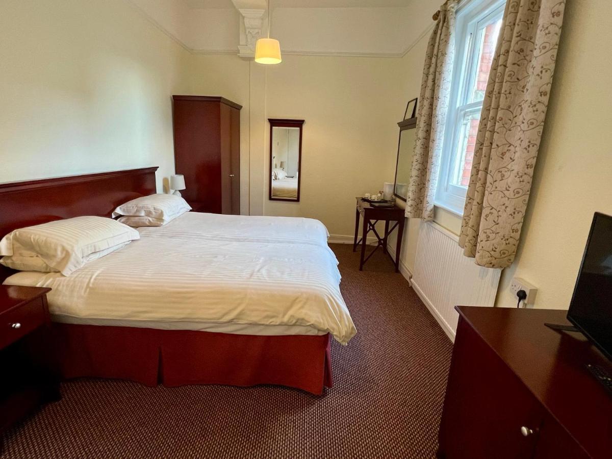 Calverts Hotel - Newport, Isle Of Wight מראה חיצוני תמונה